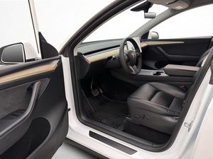 Tesla Model Y bild 11