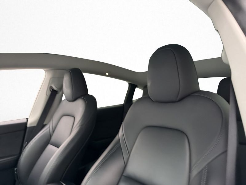 Tesla Model Y bild 12