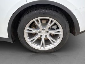 Tesla Model Y bild 31