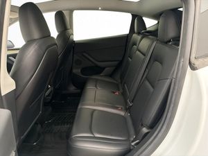 Tesla Model Y bild 26