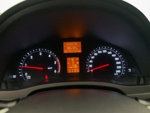 Toyota Avensis bild 17