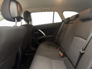 Toyota Avensis bild 27