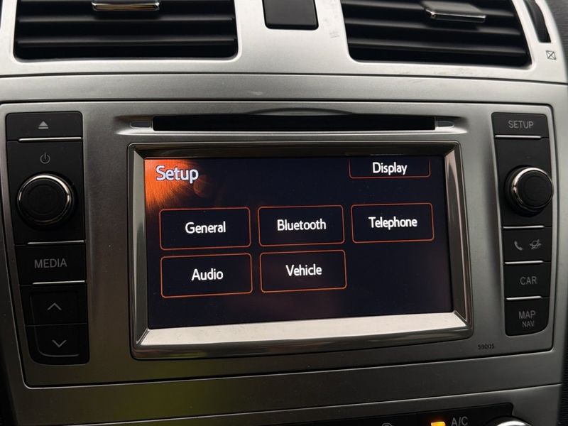 Toyota Avensis bild 23