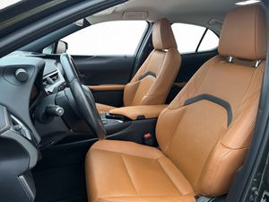 Lexus UX bild 11