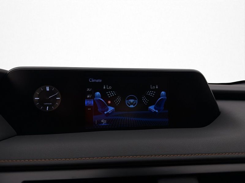 Lexus UX bild 19