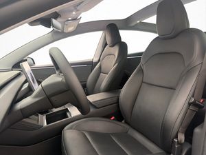 Tesla Model 3 bild 10