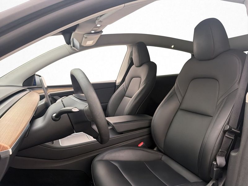 Tesla Model Y bild 10