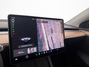 Tesla Model Y bild 22