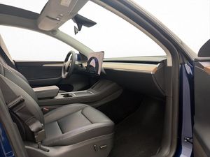 Tesla Model Y bild 14