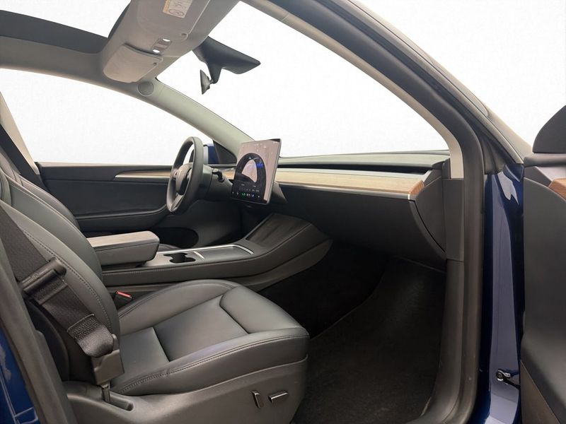 Tesla Model Y bild 14