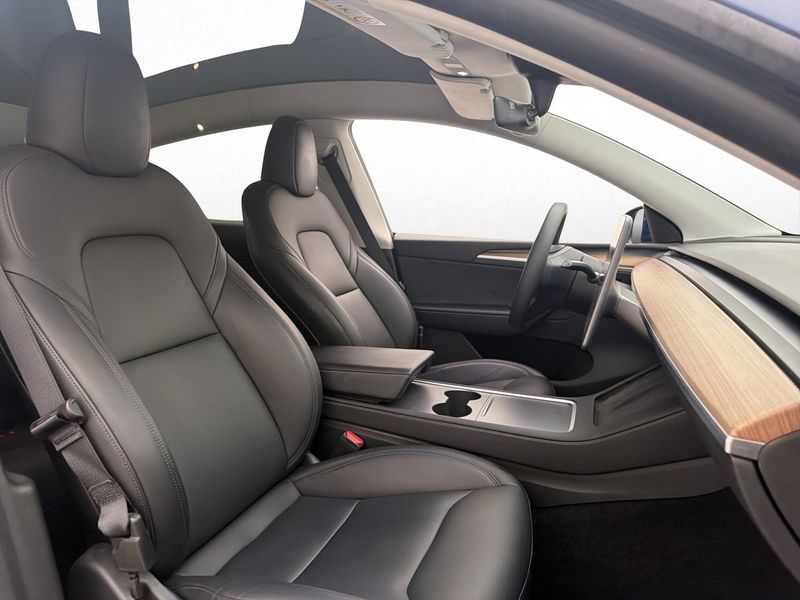 Tesla Model Y bild 13