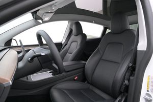 Tesla Model Y bild 8