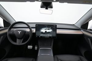 Tesla Model Y bild 6
