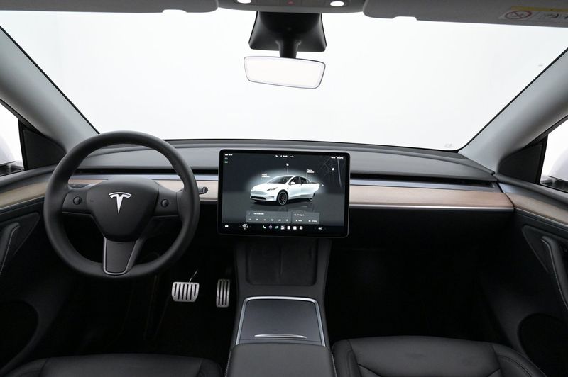 Tesla Model Y bild 6
