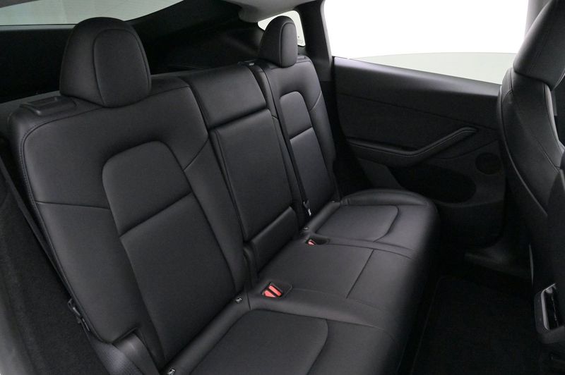 Tesla Model Y bild 21
