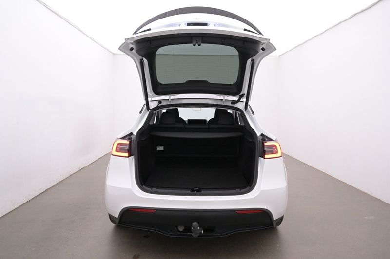 Tesla Model Y bild 22