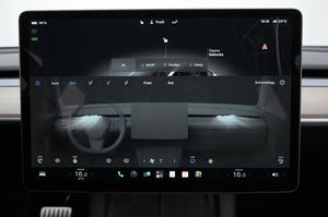 Tesla Model Y bild 16