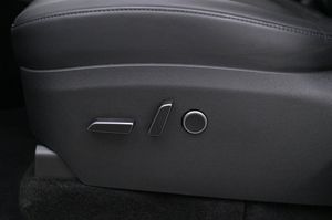 Tesla Model Y bild 9