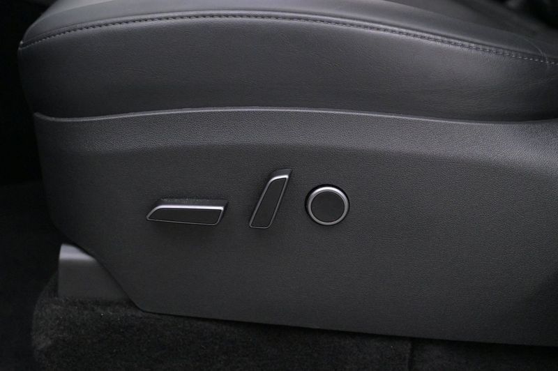 Tesla Model Y bild 9