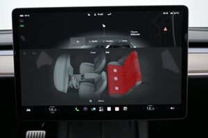 Tesla Model Y bild 17