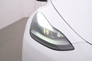 Tesla Model Y bild 26