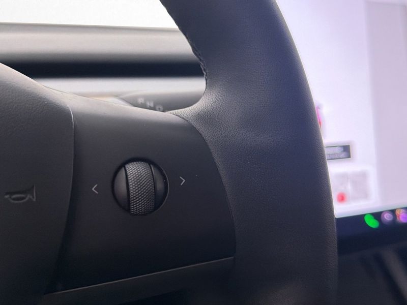 Tesla Model Y bild 21
