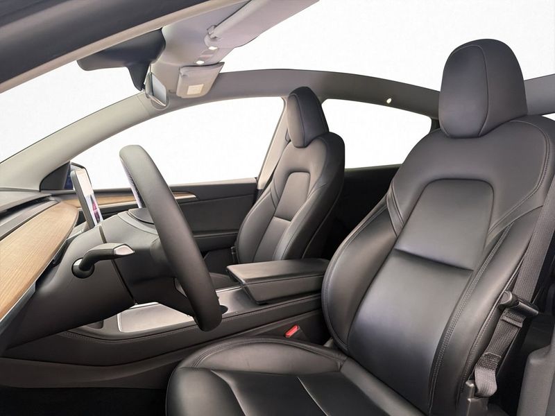 Tesla Model Y bild 15