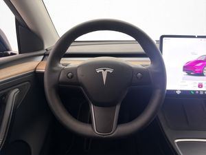 Tesla Model Y bild 19