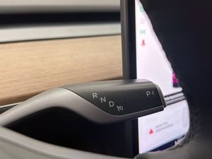 Tesla Model Y bild 22