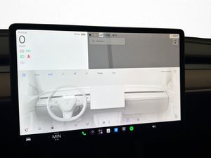 Tesla Model Y bild 30