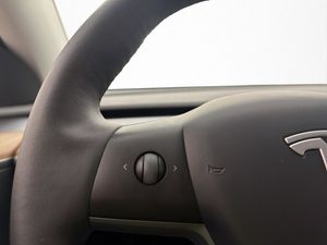 Tesla Model Y bild 20