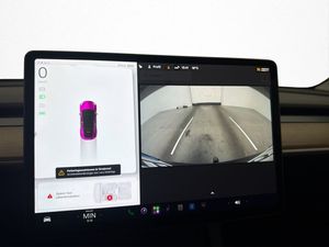 Tesla Model Y bild 23