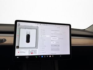 Tesla Model Y bild 28