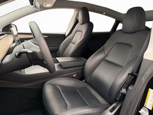 Tesla Model Y bild 13