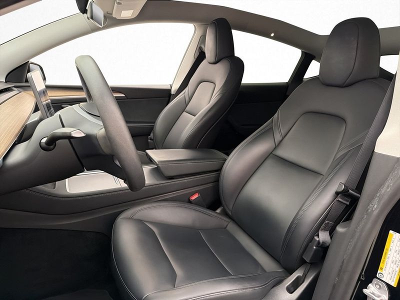 Tesla Model Y bild 13