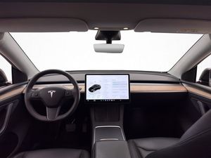 Tesla Model Y bild 14