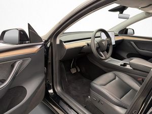 Tesla Model Y bild 12