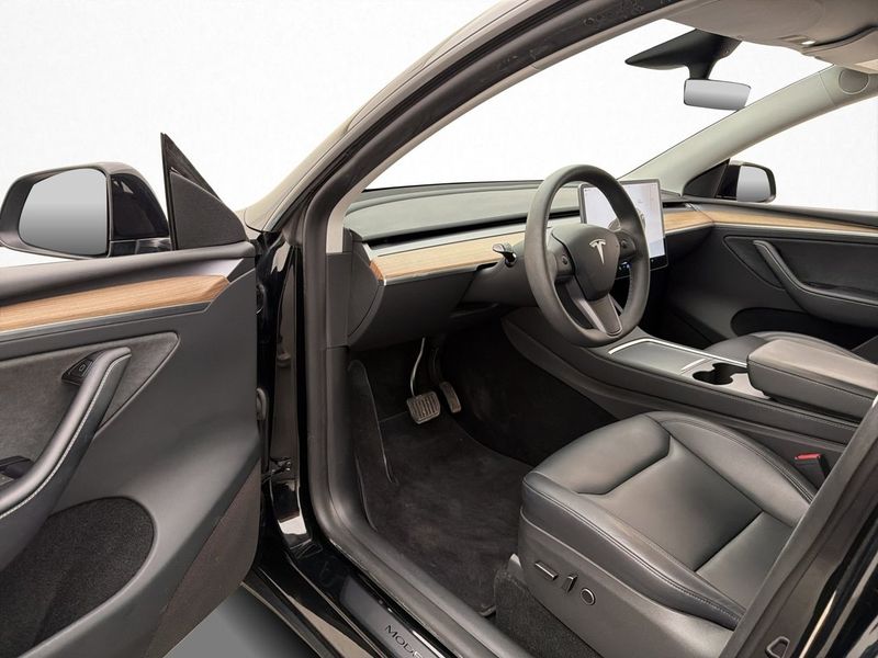 Tesla Model Y bild 12