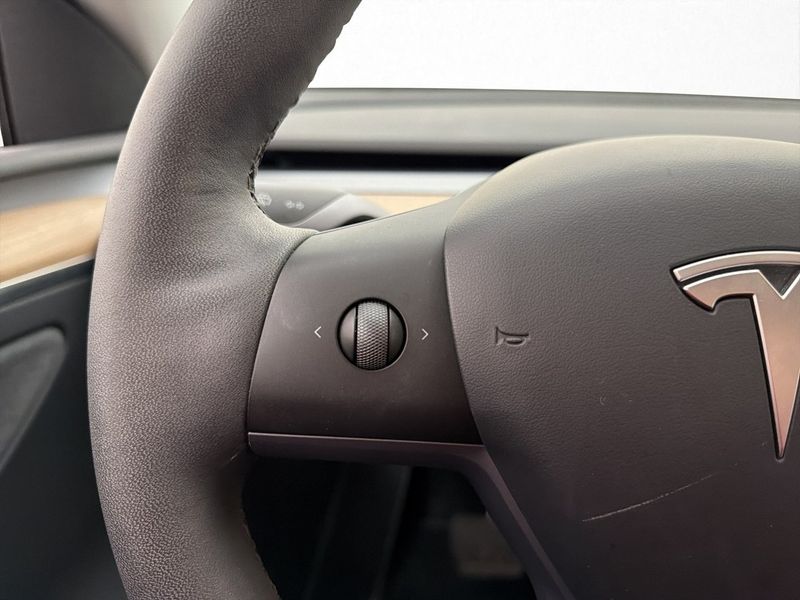 Tesla Model Y bild 31