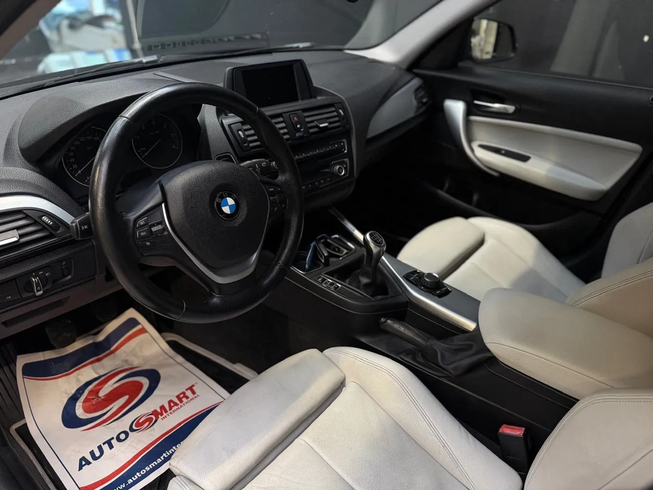 BMW 118 bild 7