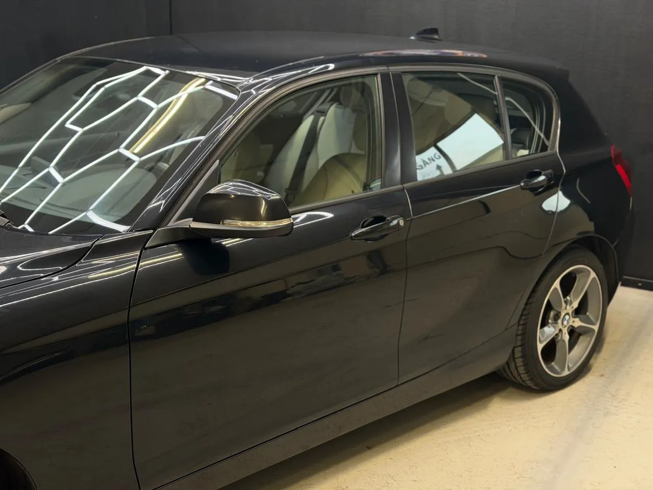 BMW 118 bild 14