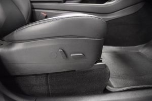 Tesla Model Y bild 15