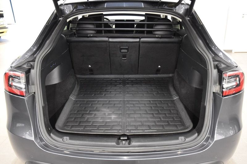 Tesla Model Y bild 26