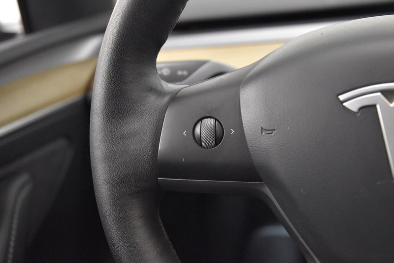 Tesla Model Y bild 10