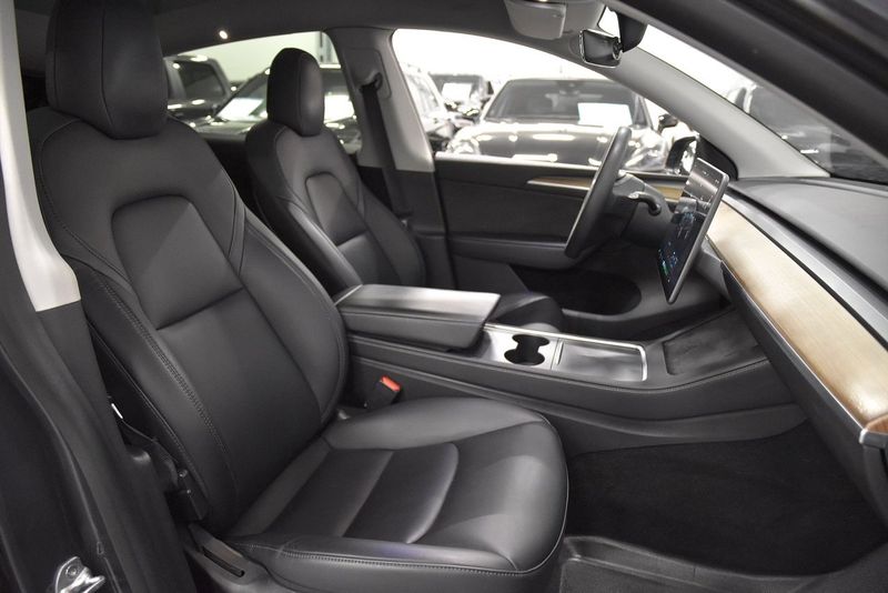 Tesla Model Y bild 12