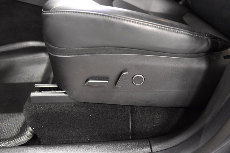 Tesla Model Y bild 16