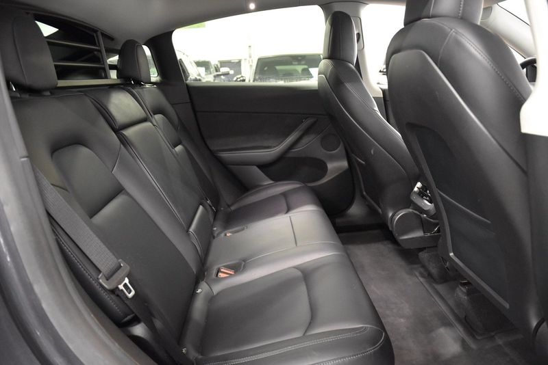 Tesla Model Y bild 14