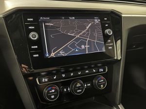 Volkswagen Passat bild 13