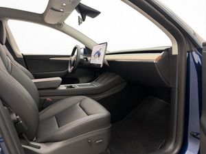 Tesla Model Y bild 17