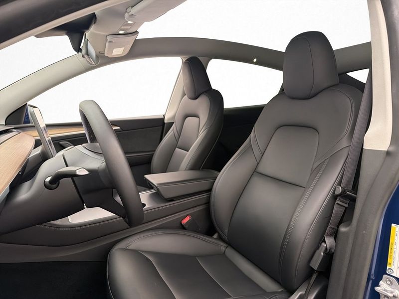 Tesla Model Y bild 14